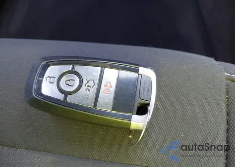 2019 Ford Mustang Ecoboost z USA, uszkodzony, nr VIN 1FA6P8TH9K5200148